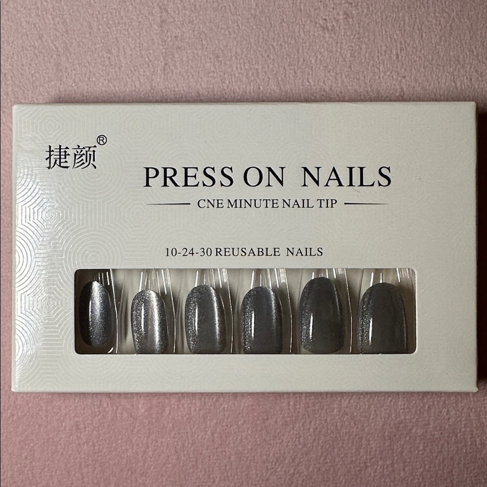 Press-On Nails Set – Color Your Confidence